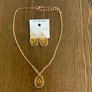 Pressed flower earrings and necklace NWT